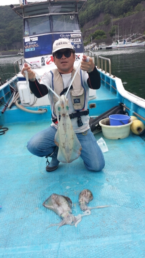 ヤエン！(笑) | 筏釣り情報 | 鴻照丸（こうしょう丸）|三重県古和浦の渡船、筏（イカダ）釣り、船釣り